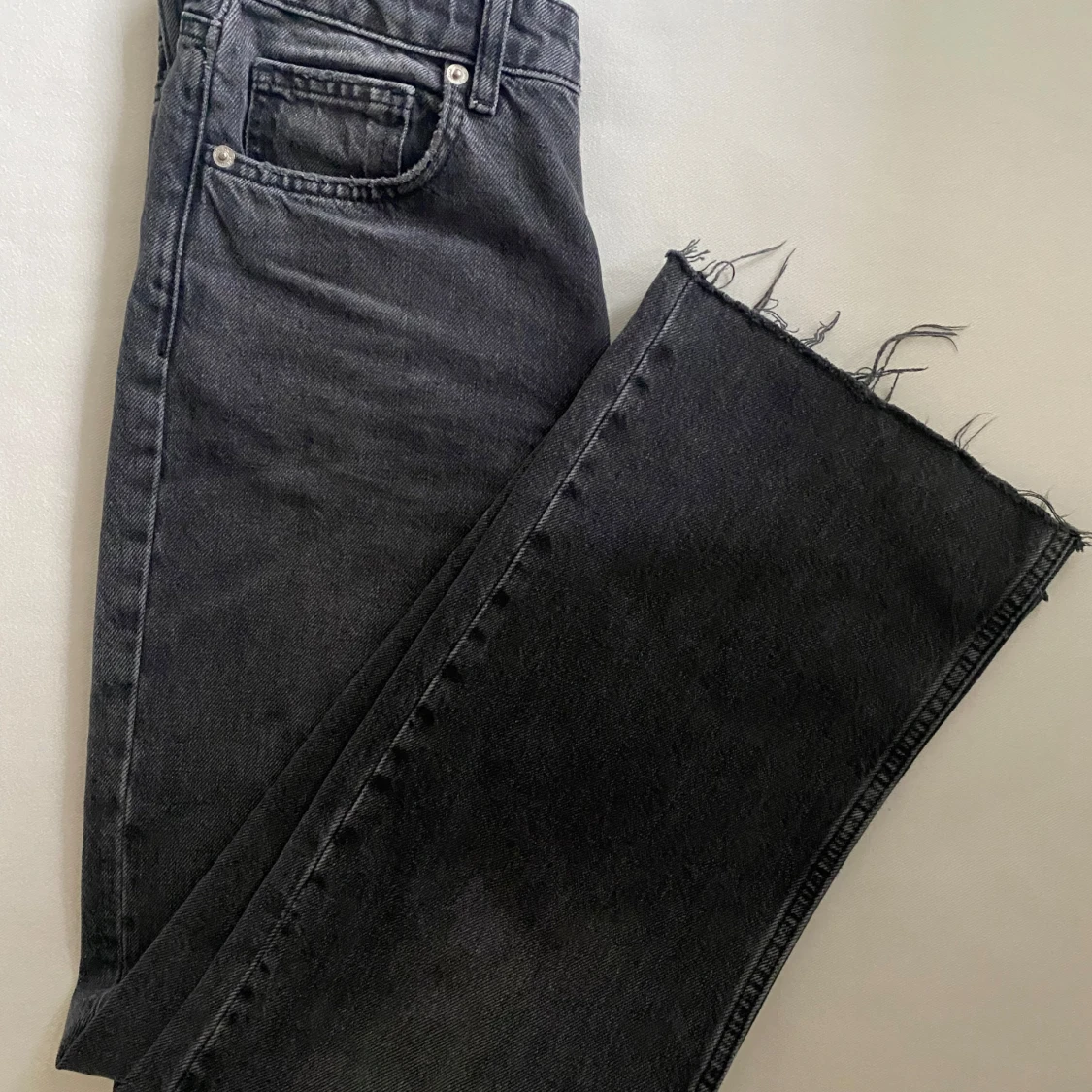 Gråa jeans från zara - 4