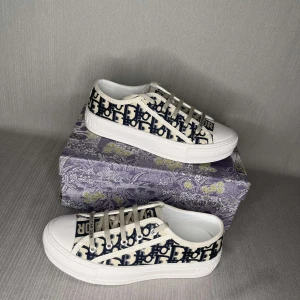 Dior skor strl 37 - Dior skor i storlek 37 inga defekter 