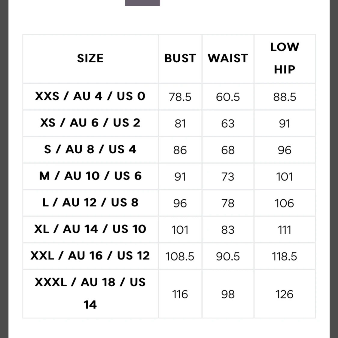 Champagnefärgad långklänning med asymmetrisk axel - 4