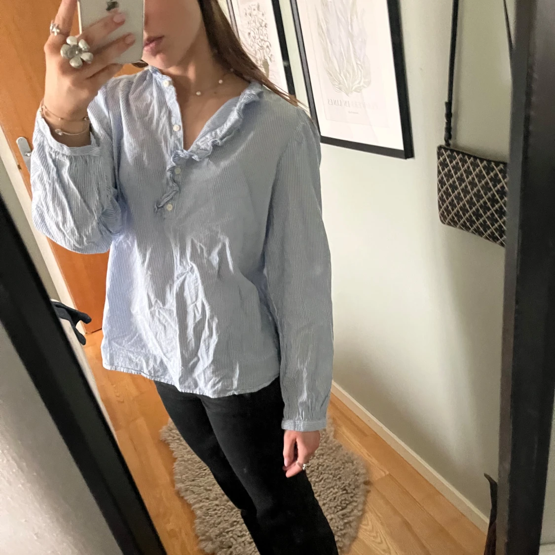 Blå och vit randig blus - 1