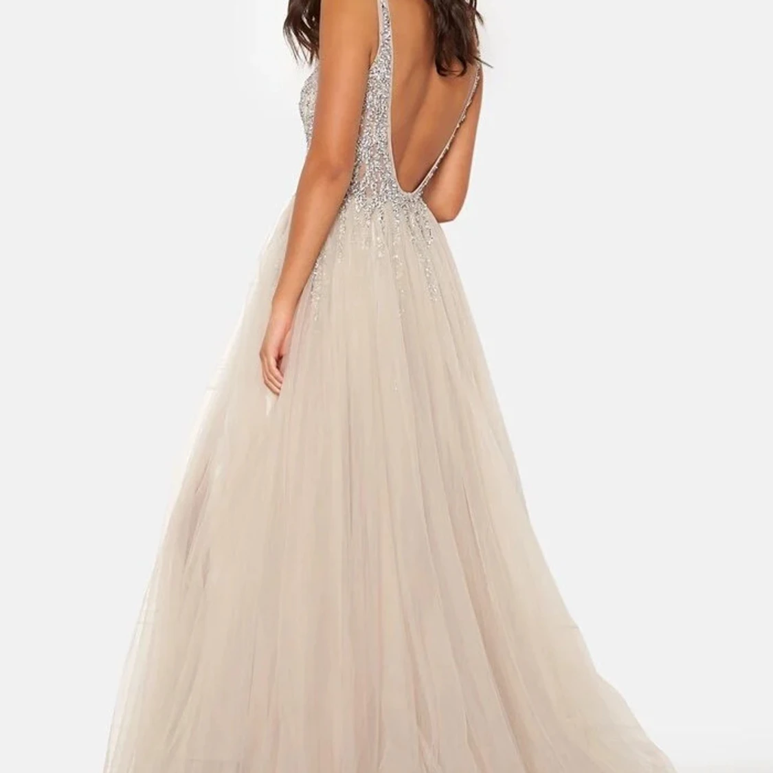 Champagnefärgad balklänning med paljetter