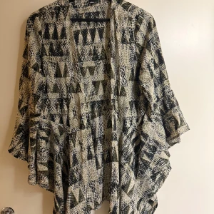 Fin cardegan  - Mycket fin cardigan som passar till allt! Och i nytt skick.