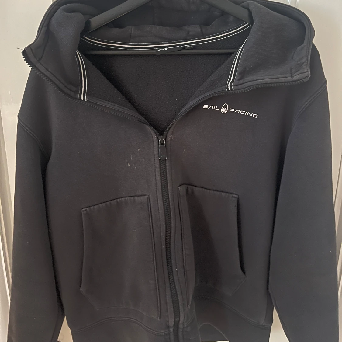 Svart tröja från Sail Racing