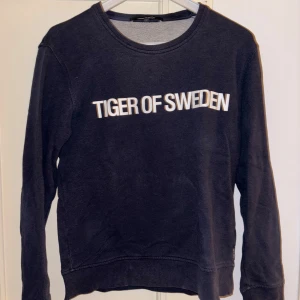 Tiger of Sweden - Tiger of Sweden tröja. Storlek M