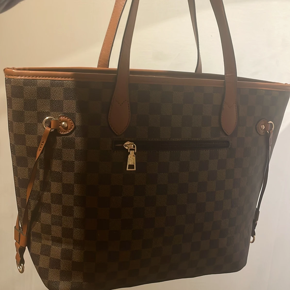 Rutig brun axelväska - 90