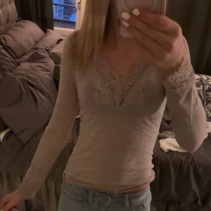 Intressekoll på min beiga intimissimi tröja  - Andvänd endas 2-3 gånger