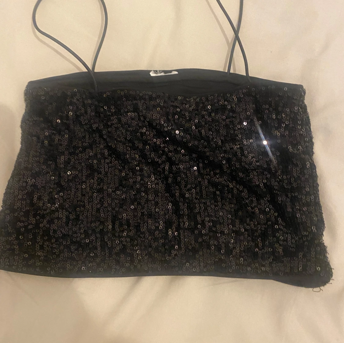 Svart paljettprydd tubtopp