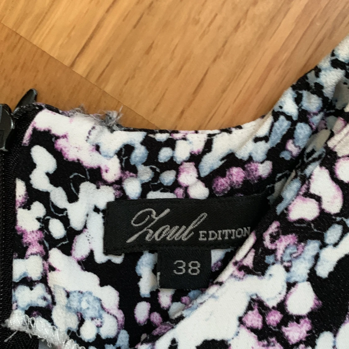 Mönstrad klänning från Zoul Edition - 90