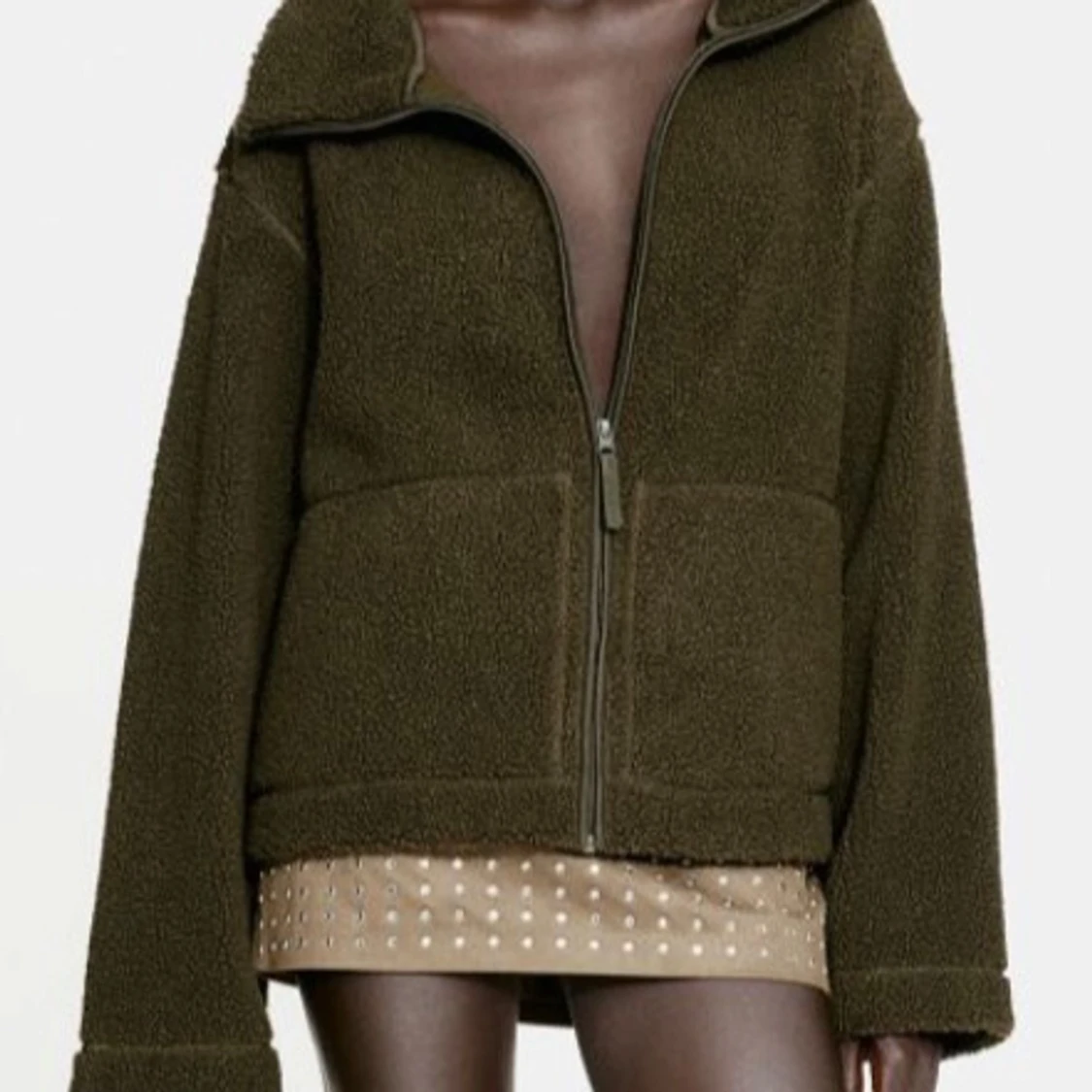 Ny mörk khakigrön teddyjacka från H&M