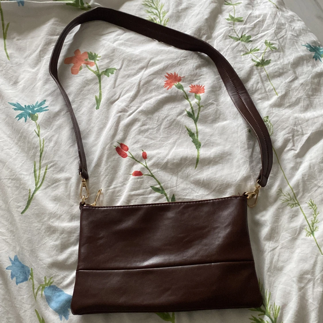 Brun axelväska i skinn