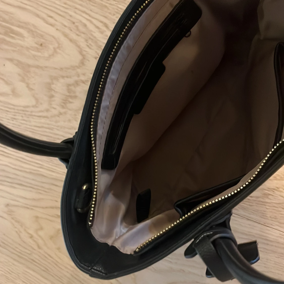 Svart väska - 90