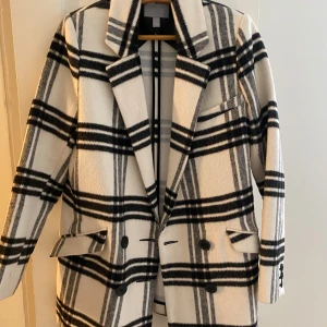 Rutig kappa - Använd fåtal gånger så i nyskick!🌟