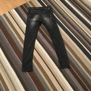 Replay jeans - Tja säljer mina riktigt feta replay jeans med hyperflex 30:30 eftersom att de är för små! 