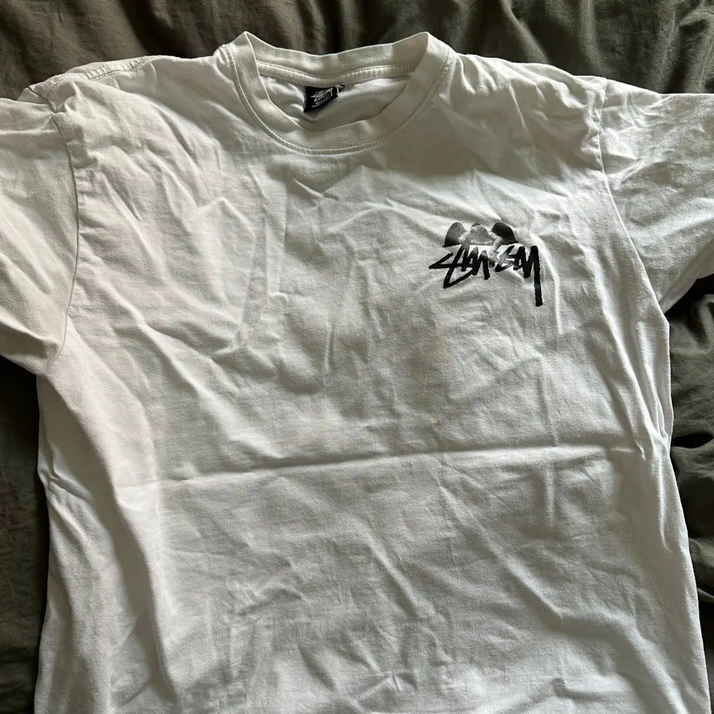Säljer min stussy 8ball Fint skick Storlek medium Skriv vid funderingar . T-paidat.