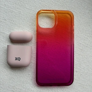 Mobilskal ideal of sweden - Mobilskal ideal of Sweden i nyskick! Passar iphone 13/14! Medföljer AirPods fodral 🙂