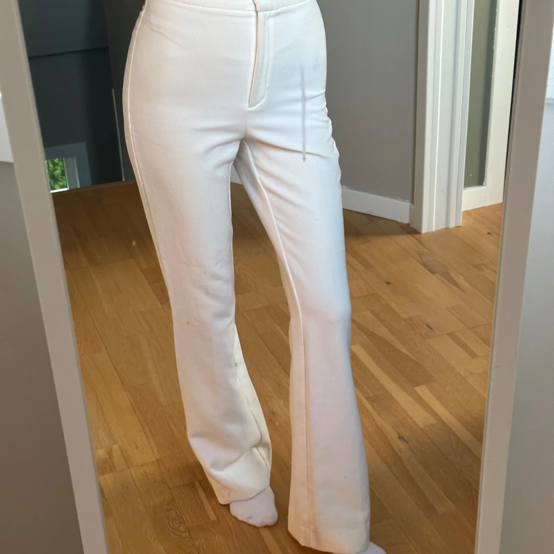 Vita högmidjade byxor - 91