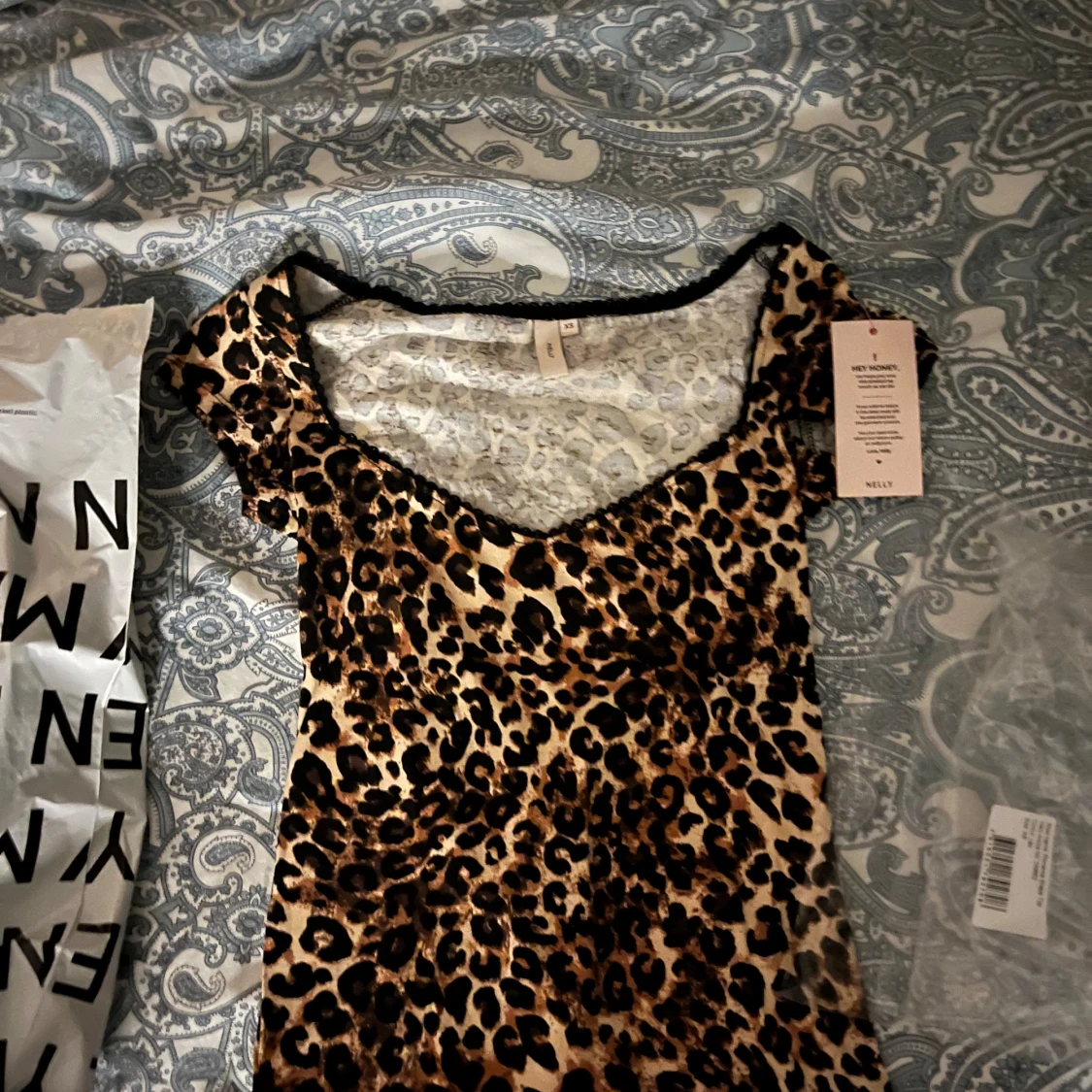 Leopardmönstrad topp från Nelly - 92