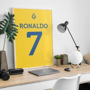 Ronaldo - Hej! Här är en affisch i storleken 50x70 cm, tryckt på papper av hög kvalitet, som skulle passa utmärkt i ditt rum. Om du är intresserad eller vill veta mer, tveka inte att höra av dig!