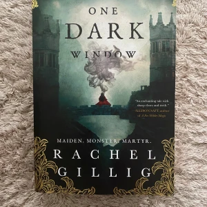 One Dark Window - Häftad på engelska. Läst en gång annars helt ny