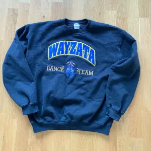 Vintage sweatshirt i väldigt bra skick sparsamt andvänd storlek M