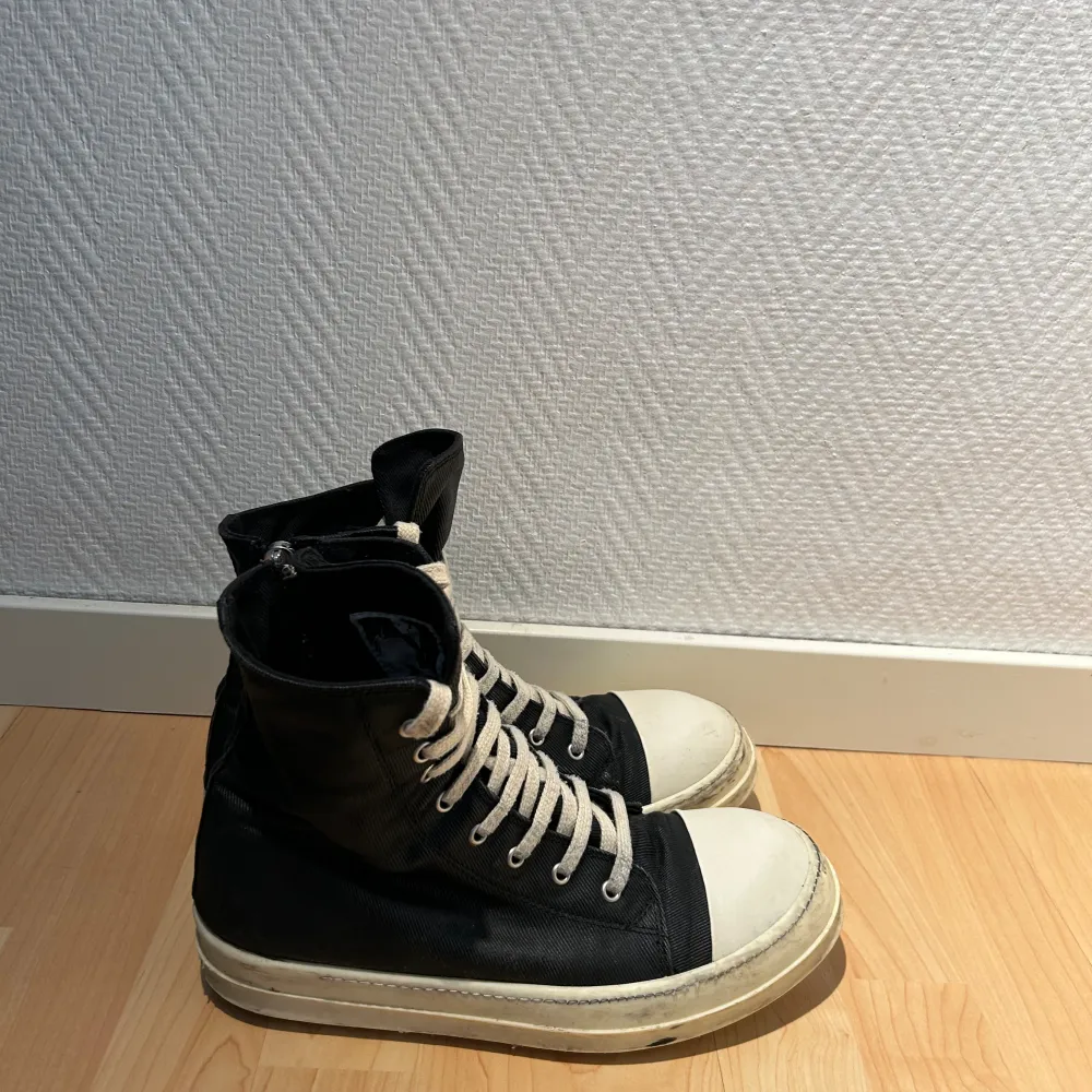 Ett par sjuka Rick Owens Ramones! Skriv vid frågor!. Skor.