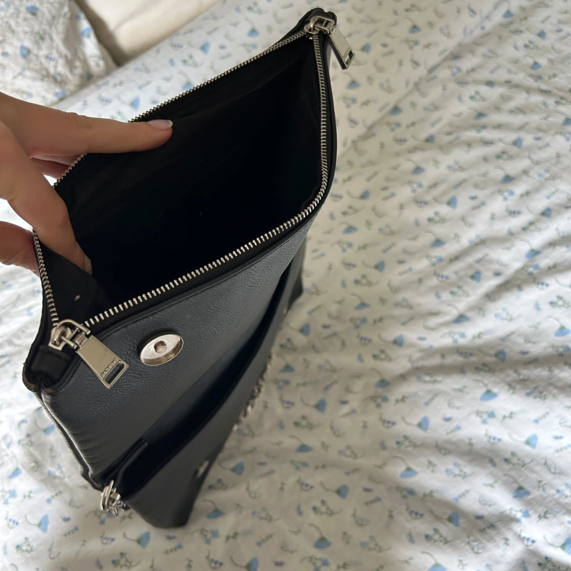 Väska med nitar  - 92