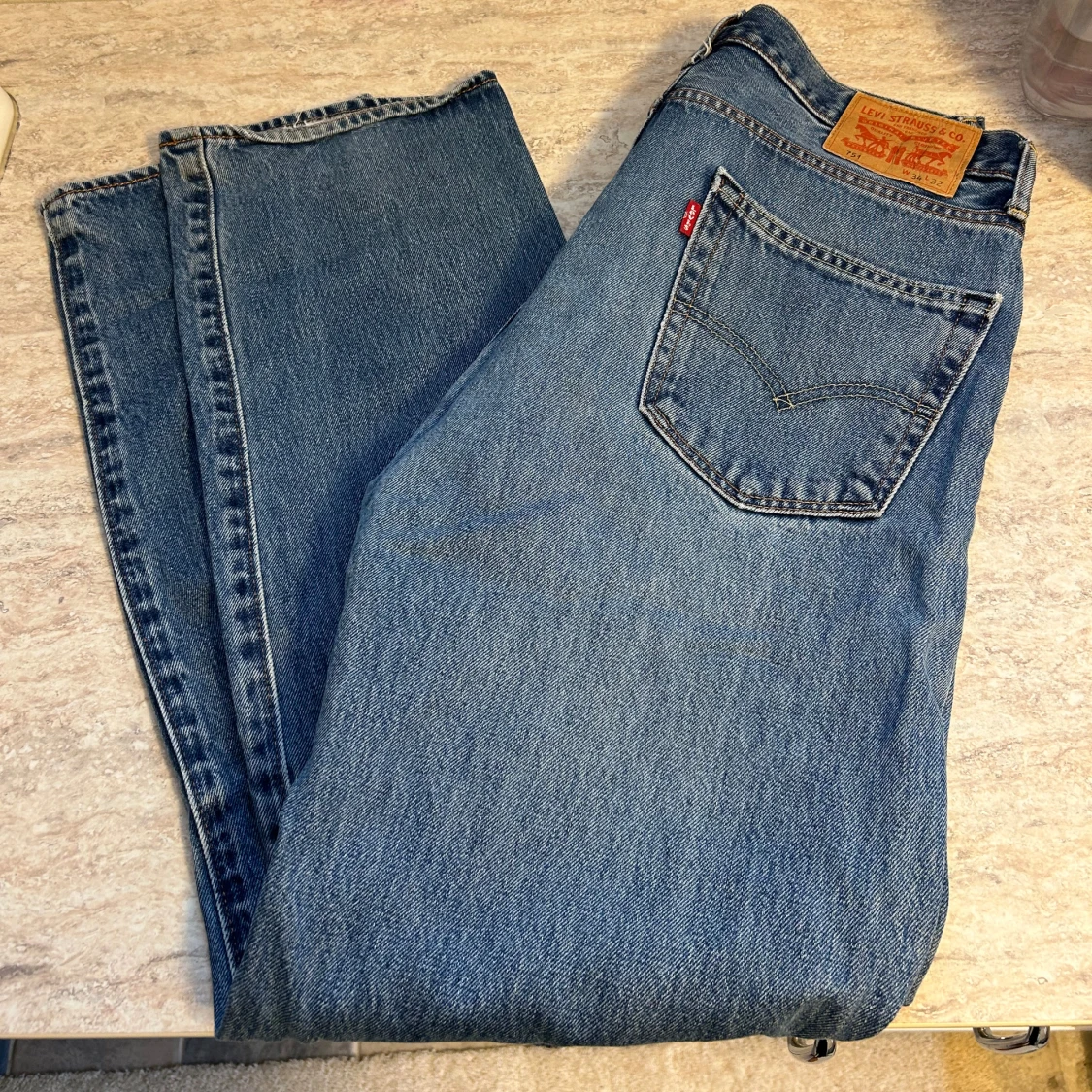 Levis 751