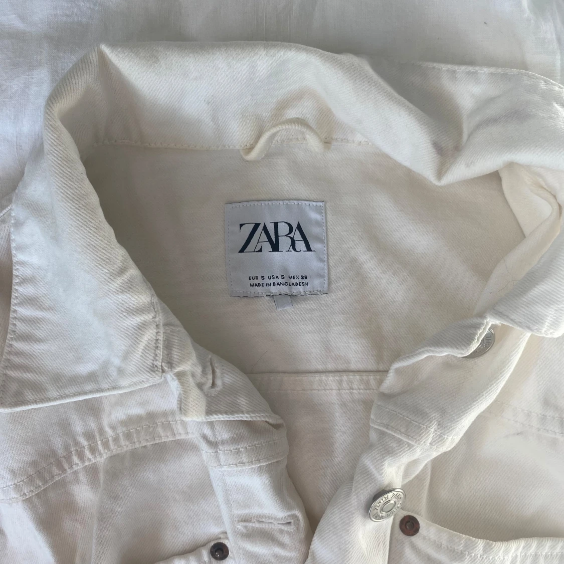  Oversized vit jeansjacka från zara - 90