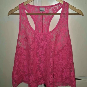 Rosa top 🎀 - Gullig, spets, rosa top från Gina 🎀🤗