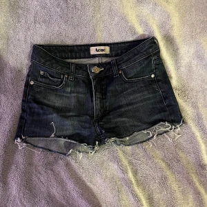 Shorts - Dessa har varit långa byxor från acne som jag klippt t shorts. Mina absolut favorit shorts till dem blev för små. Kontakta mig vid frågor så svarar jag så snabbt jag kan 💞