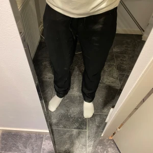 Linne byxor - Riktigt sköna linnebrallor från skagen clothing! Använt 2-3 gånger, Ny pris 1200kr hör gärna av er vid funderingar eller prisförslag🤩