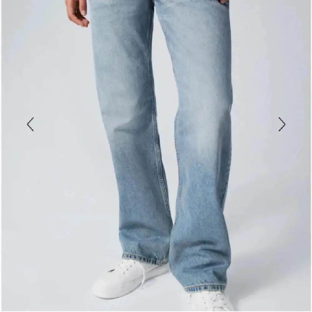 Low Waist jeans som är helt perfekta utan några skador. Jag säljer dom pga dom är för stora. Priset kan diskuteras💕. Jeans & Byxor.