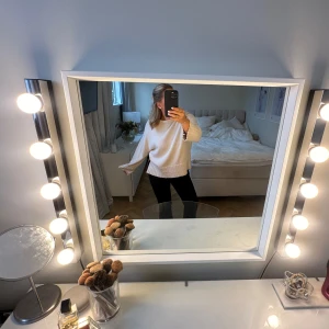 Vit stickad tröja  - Från Dobber, köpt på MQ. Aldrig använd🥰