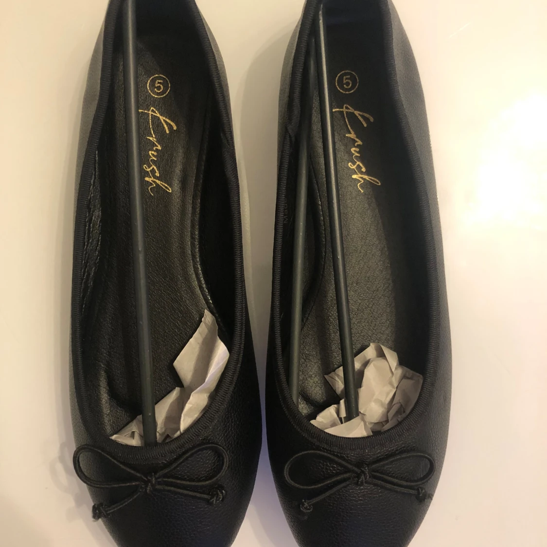 Svarta ballerinaskor med rosett - 91