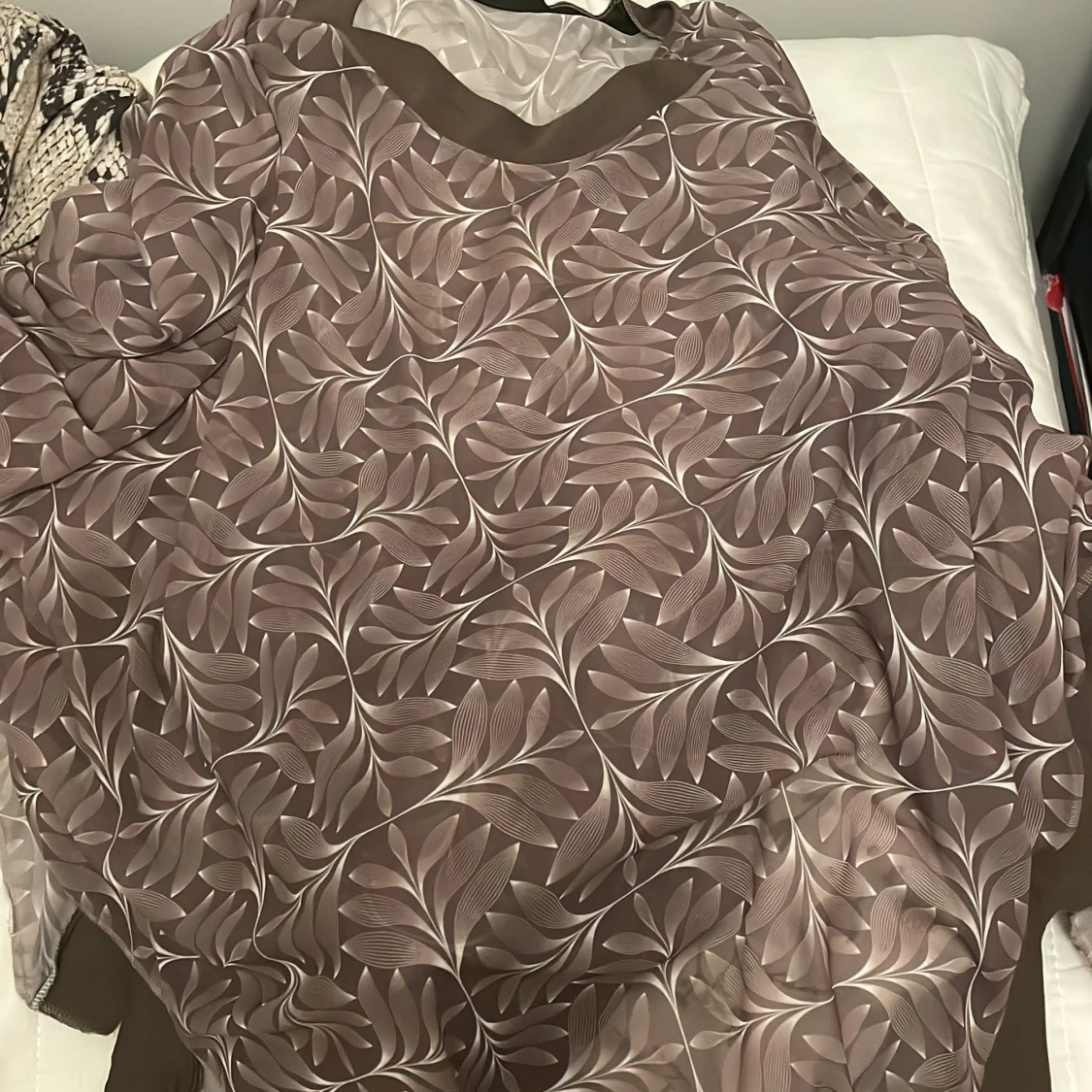 Brun mönstrad klänning från Alfalfa