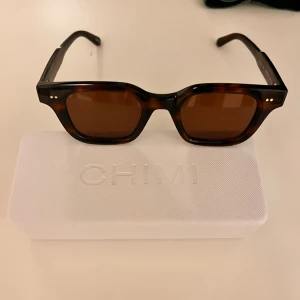 Chimi 04 Lab brown  - Nyskick  Nypris 1600  Trädig färg och passar till det mesta    