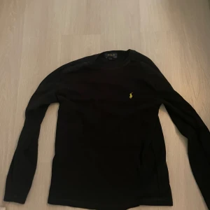 Polo Ralph lauren tröja  - Skick 8/10 passar mellan 150-160 cm