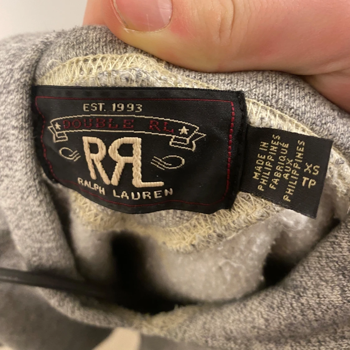 Grå hoodie från double RL  - 90