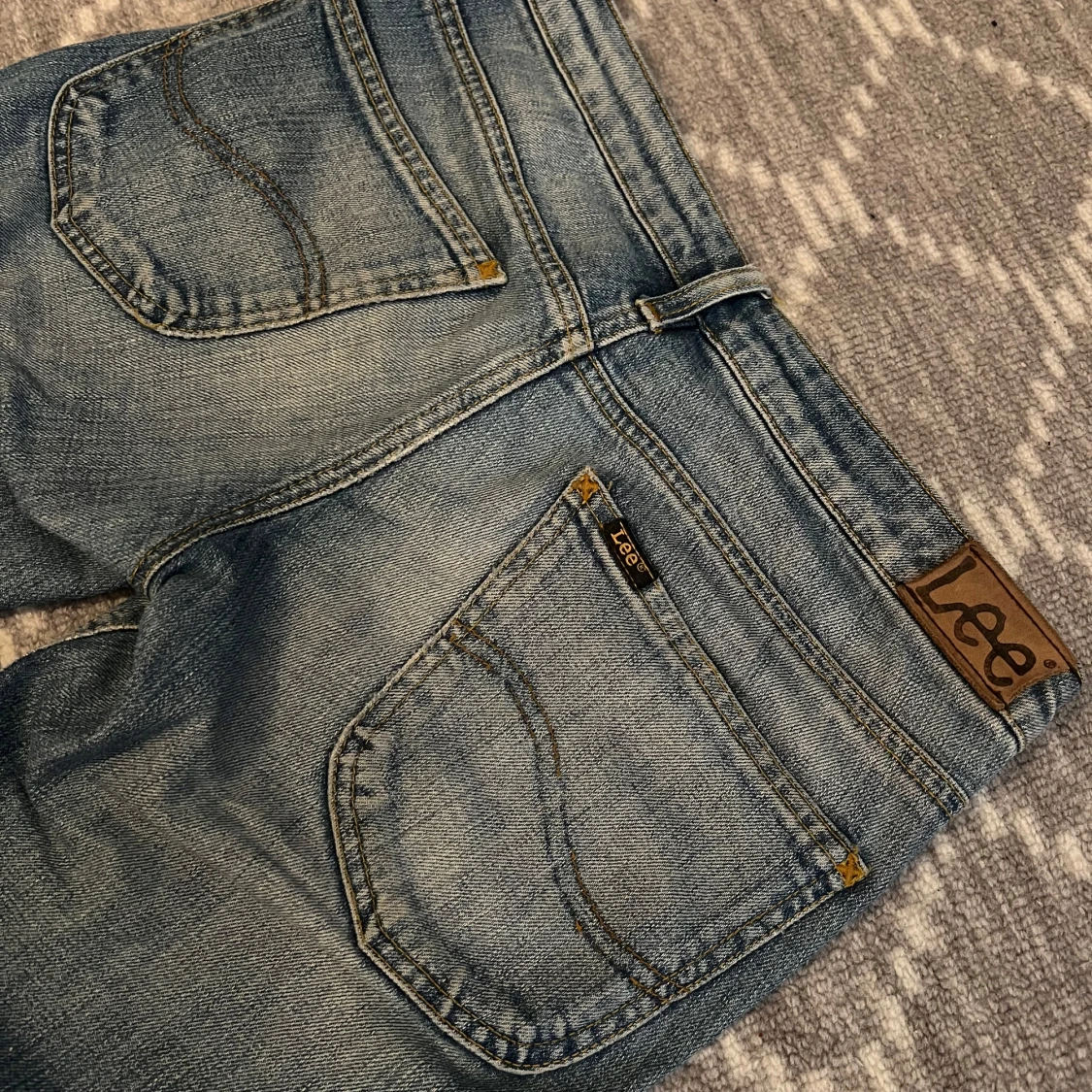Blå bootcut jeans från Lee - 90