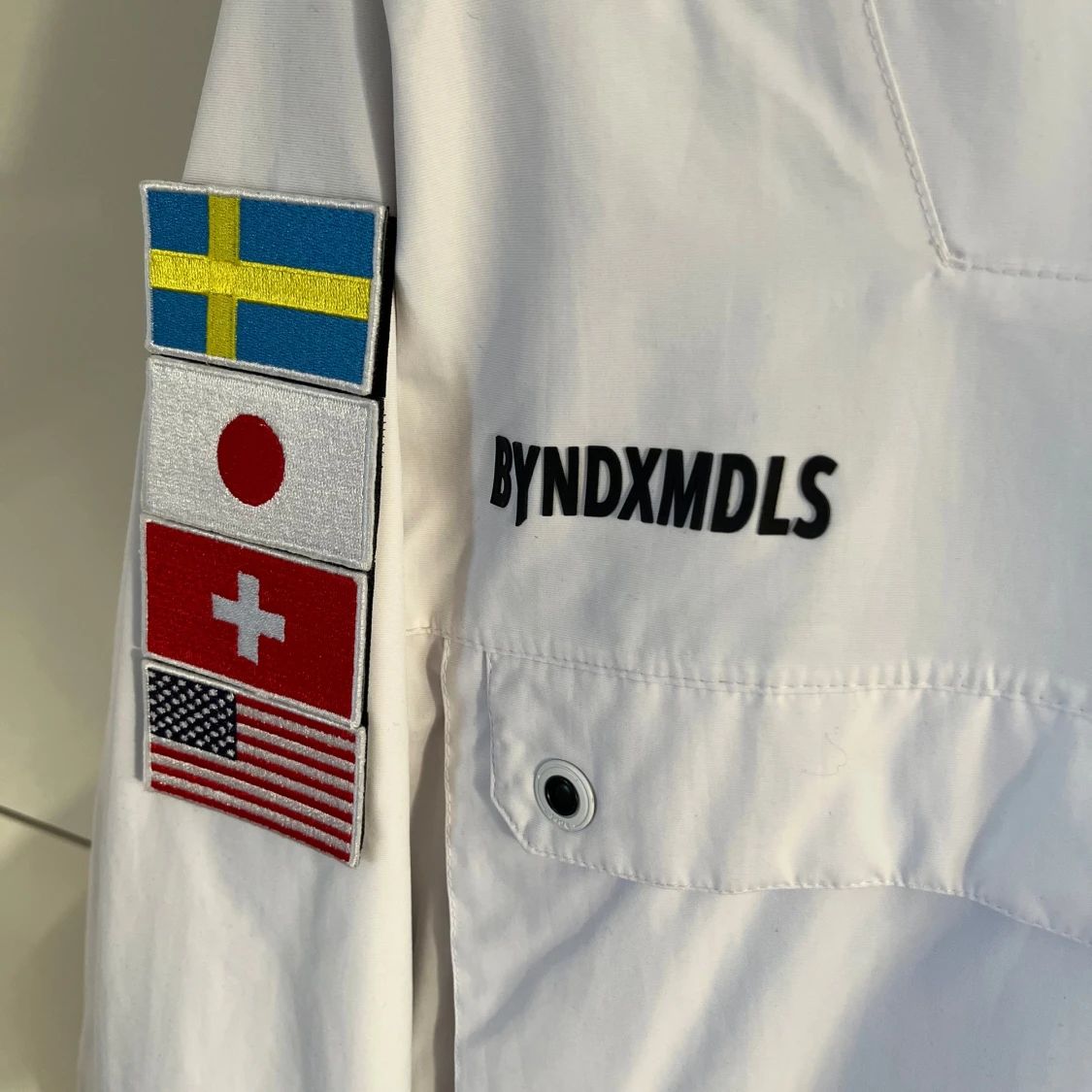 Vit vindjacka från Dope - 92