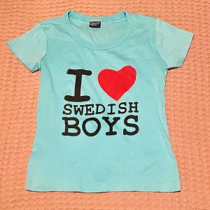 Turkos t-shirt med tryck - !