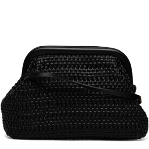 Svart axelväska i flätat skinn - fin och eftertraktad clutch ifrån lindex, använd väldigt få gånger så nästan nyskick, passar till allt