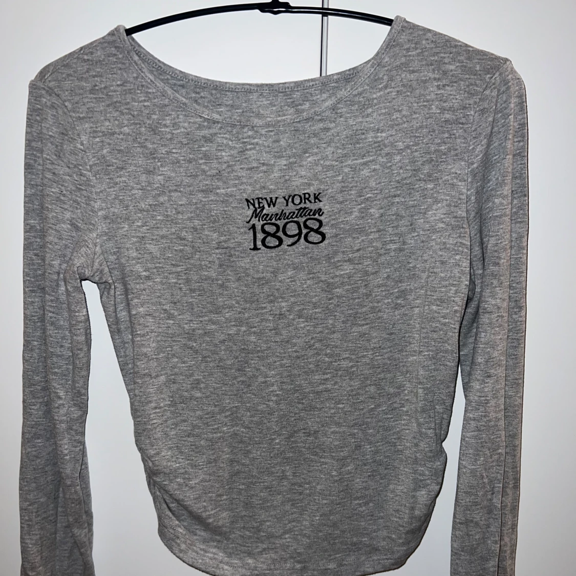 Grå långärmad tröja  - 90