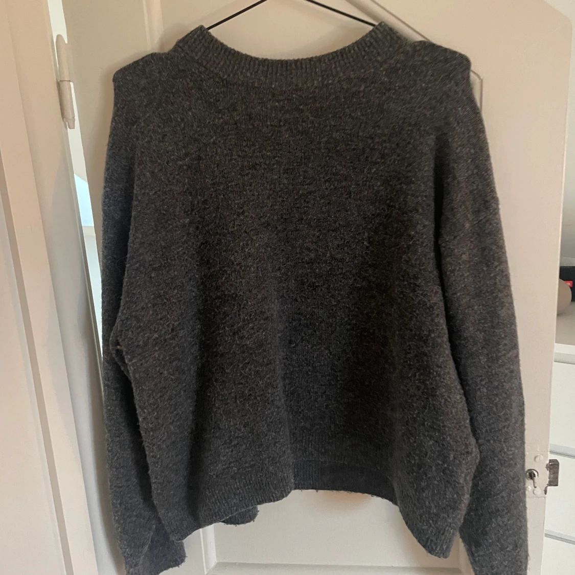 Grå stickad tröja från H&M