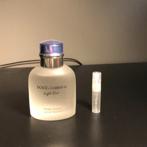 Dolce & Gabbana Light Blue Pour Homme - Fräscha samples👍 Luktar gott vad mer ska man säga🙂