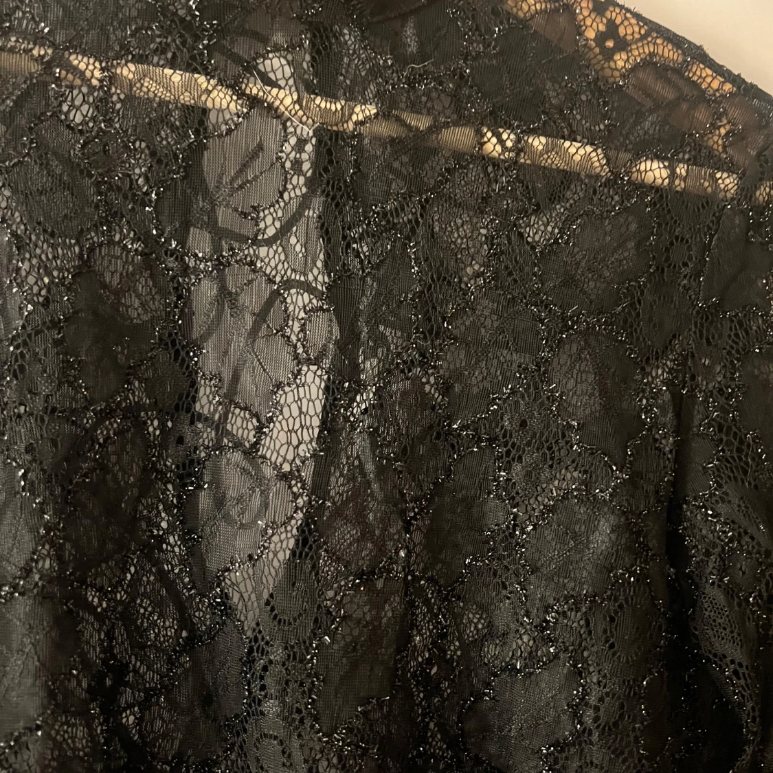 Glittrig spets tröja - 91