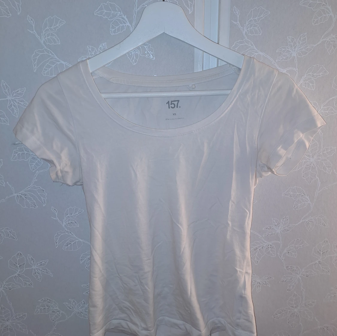 Vit t-shirt från 157