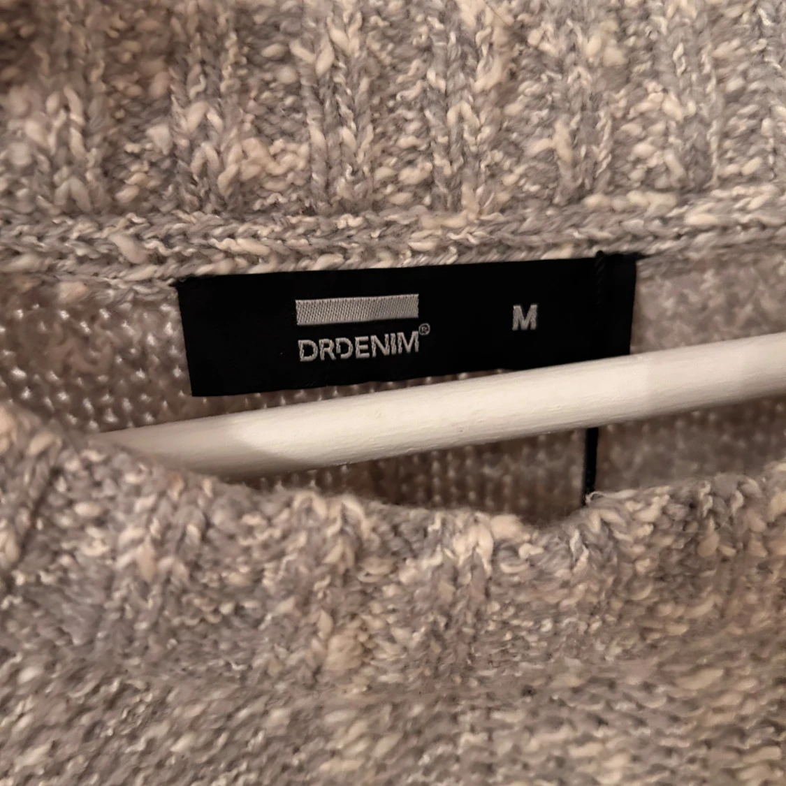 Grå stickad tröja från Dr. Denim - 91