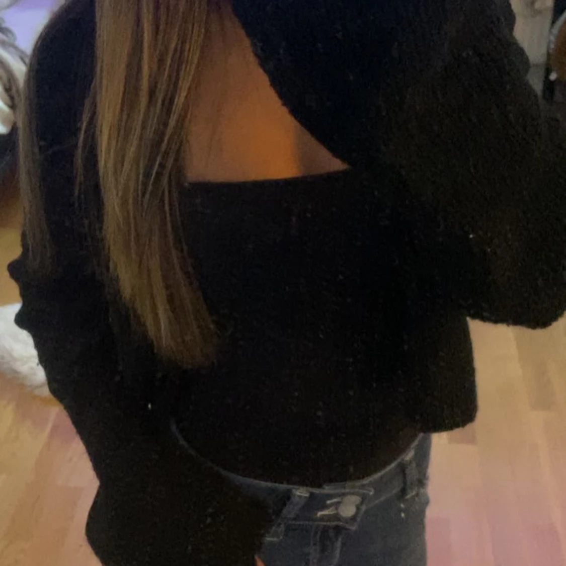 Svart kroppad kofta