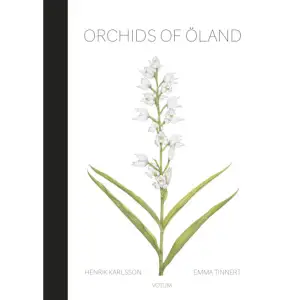 Öland är ett av Sveriges främsta orkidélandskap. Av de ca 55 arter och underarter som finns i Sverige finns cirka 35 på Öland.Boken berättar om de olika miljöer orkidéer växer i och varför de finns just där. På Öland växer orkidéer i så vitt skilda miljöer som alvarmark, strandängar, ädellövskog, tallskog och i många olika typer av kärr. Alla miljöerna har olika förutsättningar och därmed trivs olika orkidéer i olika miljöer. Ölands och Sveriges samtliga orkidéer är fridlysta och många av dem starkt hotade då många populationer gått tillbaka avsevärt. Hoten kan bestå av att livsmiljöer förändras på ett sätt som påverkar orkidéerna negativt, att de grävs upp för att planteras i trädgårdar eller att de plockas. Genom att öka kunskapen om orkidéer hos en bredare publik än bara de redan hängivna, ökar våra möjligheter att bevara dessa fantastiska växter i vår natur och därmed få njuta av dem under lång tid framöver. Orkidéerna presenteras med text och stämningsfulla fotografier av Henrik Karlsson samt detaljrika illustrationer av Emma Tinnert. Boken skall kunna användas för artbestämning och trycks i ett behändigt format så att den lätt kan följa med sin läsare ut i Ölands natur. Henrik Karlsson, född 1968, är fotograf, författare och naturvårdare. Utbildad biolog och arbetar vid sidan om sin fotografiska verksamhet med natur- och vattenvårdsfrågor på Länsstyrelsen i Kalmar län. Han har tidigare bl.a. arbetat som guide i Ottenby naturreservat och i nationalparken Blå Jungfrun. Utnämnd till National Geografic Explorer samt medlem i Naturfotograferna/N och PhotoNatura. År 2003 tilldelades han Naturfotografernas/N och Kodaks stipendium. Henrik har också vunnit flera europeiska fototävlingar. År 2011 gav Henrik ut boken Mångfaldens ö - bilder & tankar från Ölands natur på eget förlag och 2017 gav Henrik, tillsammans med Jan Pedersen, ut boken Vilda Norden på Votum Förlag. Emma Tinnert, född 1985, är biolog, konstnär och illustratör. Hon kombinerar sitt intresse för biologi med sin passion för akvarellmåleri genom att skapa detaljrika illustrationer med naturmotiv. Emma är bosatt på Öland och egen företagare men har tidigare bland annat arbetat som föreståndare för Naturum Ottenby på Ölands södra udde. År 2014 gav Emma ut boken Min fjärilsbok tillsammans med författare Stefan Casta på Opal förlag. Boken blev utsedd till Årets naturbok 2014 av Natursidan.     Format Halvklotband   Omfång 121 sidor   Språk Engelska   Förlag Votum & Gullers Förlag   Utgivningsdatum 2020-04-29   Medverkande Emma Tinnert   Medverkande Emma Tinnert   Medverkande Henrik Karlsson   Medverkande Henrik Karlsson   Medverkande Nic Kruys   ISBN 9789189021167  